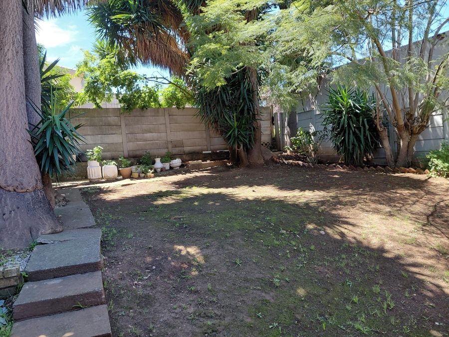 4 Bedroom Property for Sale in Van Riebeeck Hoogte Eastern Cape